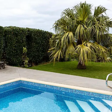 Charming House - House & * Biscoitos (Terceira)
