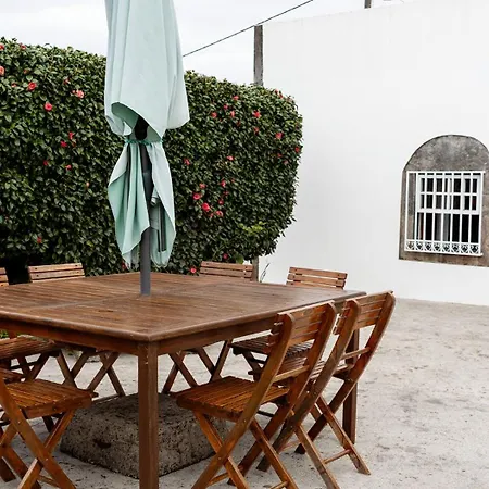 Дом отдыха Charming House - House & Biscoitos (Terceira)