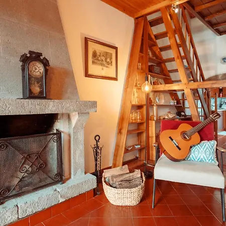 Charming House - House & *