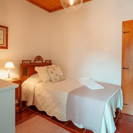 Charming House - House & * Biscoitos (Terceira)