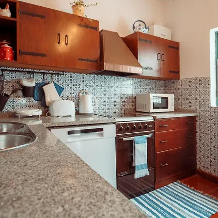 Charming House - House & *