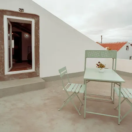 Hébergement de vacances Charming House - House & *