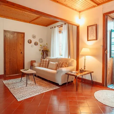 Charming House - House & Biscoitos (Terceira)