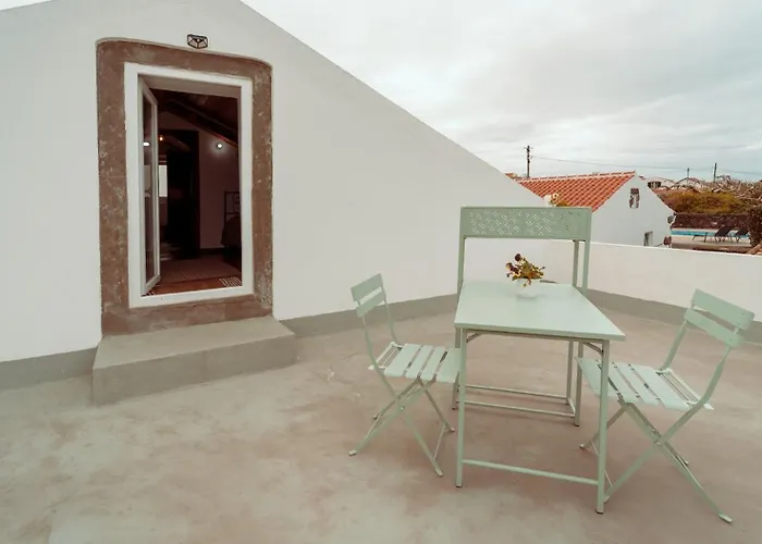 Сasa de vacaciones Charming House - House & *